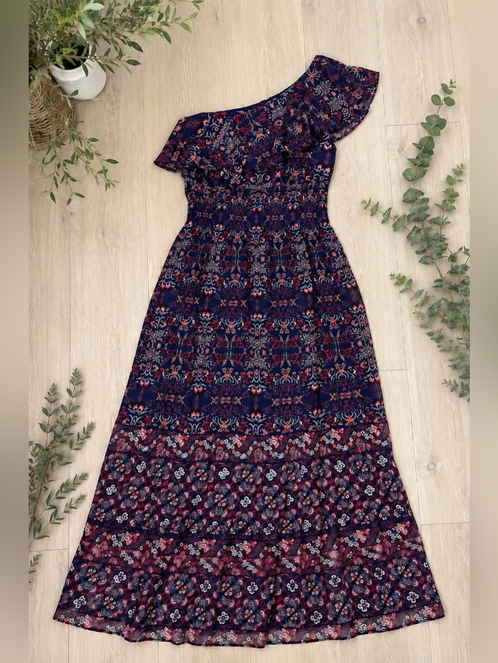 Vince Camuto One Shoulder Floral Blue Red Maxi Dress Smocked Waist Ruffle Size 8 - Picture 2 of 6